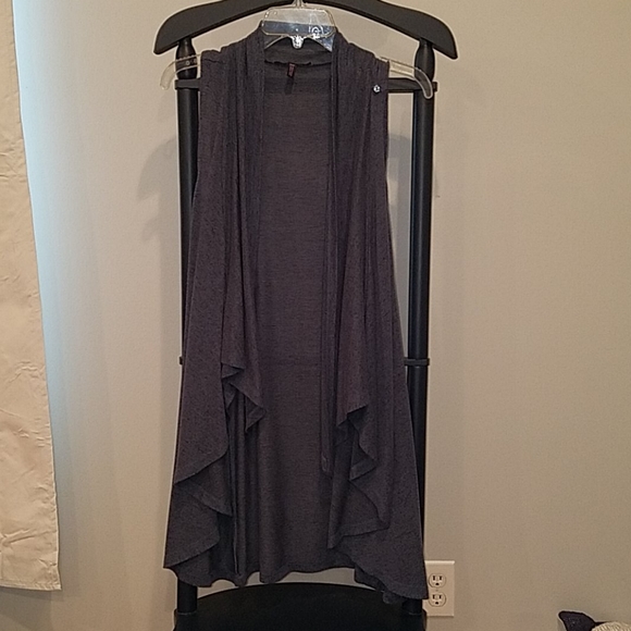 Olivia Sky Cozy Convertible Sleeveless Cardigan - Picture 2 of 6